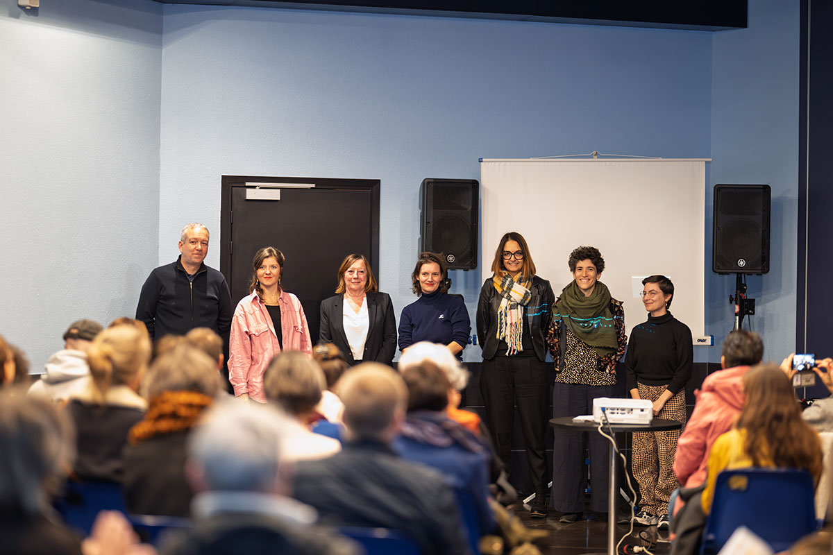 Photo des élus - maire de Pontcharra, Vice-présidente à la culture du Grésivaudan, élu à la culture de Crolles et artistes du collectif Maison Courbe.